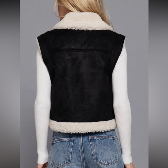 FAUX SUEDE INNER FUR ZIP UP VEST - Picture 2 of 5
